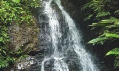 RENAH MENDALUH: PESONA PERBUKITAN DAN WISATA AIR TERJUN RENAH MENDALUH