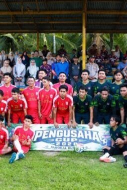 Camat Mendahara Resmi Buka Turnamen Sepak Bola PENGUSAHA CUP 2026, Ratusan Warga Padati Lapangan Desa Pangkal Duri Ilir