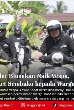 Bupati Anwar Sadat Blusukan Naik Vespa, Salurkan 100 Paket Sembako kepada Warga
